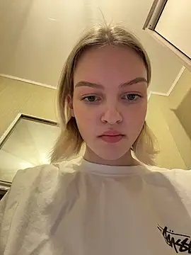 AshleyMur - play with nipple piercing