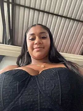 NayTorres - SHOW TITS IN PUBLIC AND PINCH