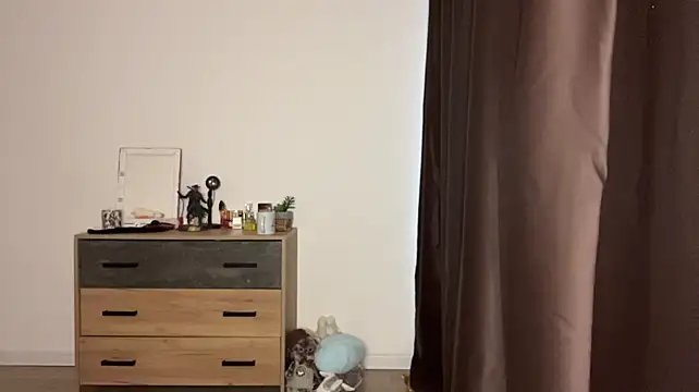SexyLuxymur - squezze my perfect boobs