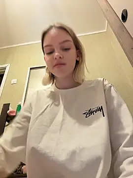 AshleyMur - play with nipple piercing
