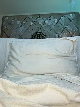 AngelinaDuvall - wetting my panty and spanking