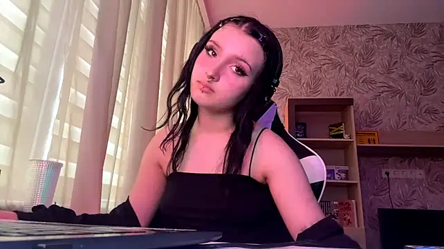 SharikaBabecki - Spank Ass 5 time
