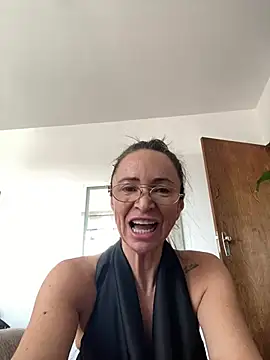 LadySalenDominatrix - Help me cum.