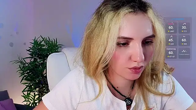 Cute_cake - dildo in pussy