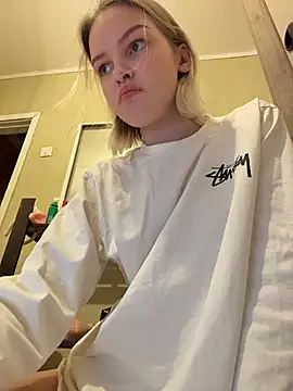 AshleyMur - play with nipple piercing