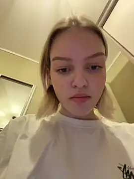 AshleyMur - play with nipple piercing