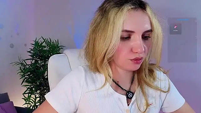 Cute_cake - dildo in pussy