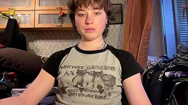 Nellyts - show boobs