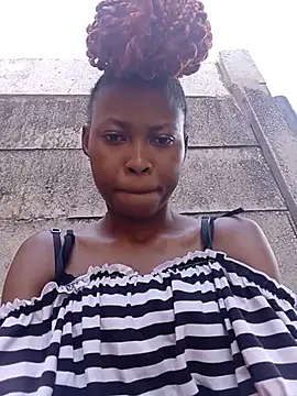 Sweethoneypot25 - squirt front of hous whl door is open🥵