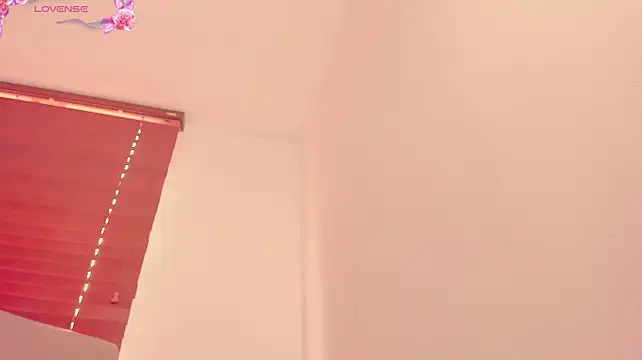 DreaBennet - suck +spit nipples very close