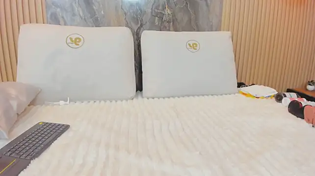 Mary_spencer - Spank my ass so red, oiled included🍑