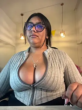 _Dulcinea_1 - SLIDE YOUR COCK BETWEEN MY BIGBOOBS👀