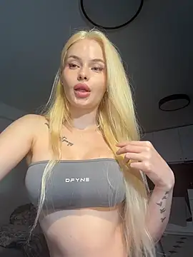 Vladamais - I'll give a blowjob to two dildos