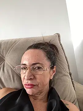 LadySalenDominatrix - Help me cum.