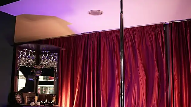 LuxenNoir - What can go wrong with some fingering?