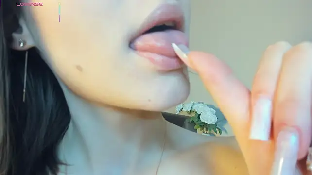 LianneBynon - take off my top