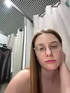 FReyja_44 - Dildo in pussy