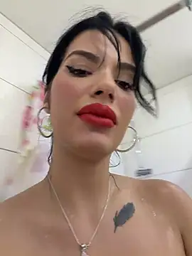 RaniaSnow - Fuck me under the shower