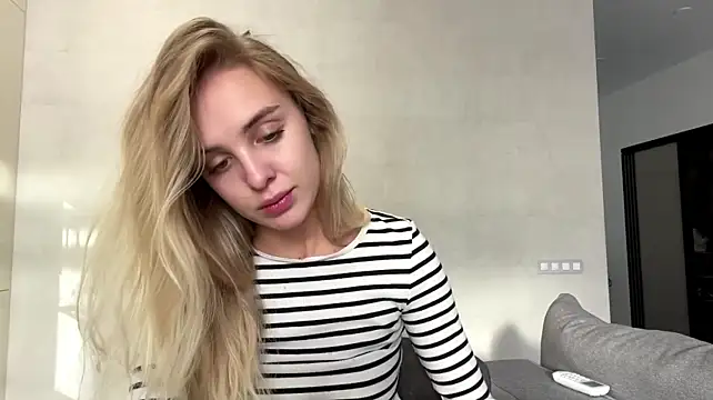 Shy_of_dream - Lots of kisses!)