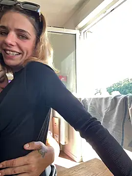 MissGoldieB - Je me mets nue