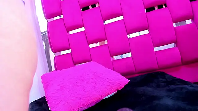 Sweet_lya69 - suck feet