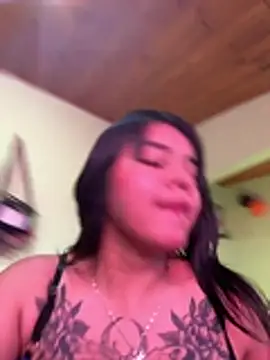KattalellaGomez - Toy control for 4 minutes, Big Squirt