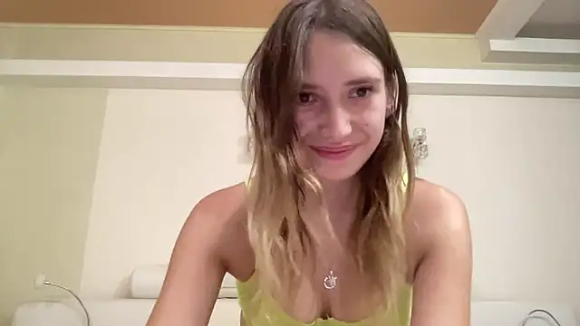CapriceBaby - perform a nude striptease live on air