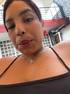 Sara-Vegaa - RUB MY PUSSY IN PUBLIC AND PANTIE OFF