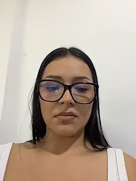 Lola_sweeet18 - 4 squats no panties