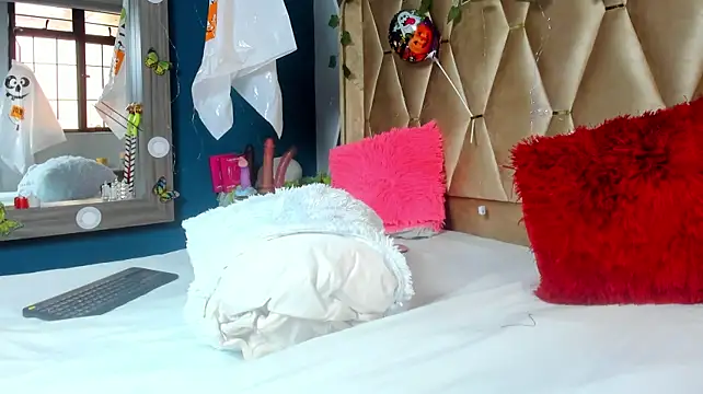 Sharlottedoll - Stick two fingers hard up your ass.