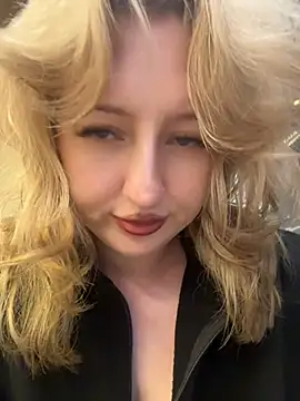 RonnieKiss - Completely naked