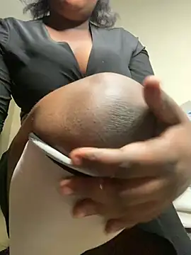 Justbellaa__