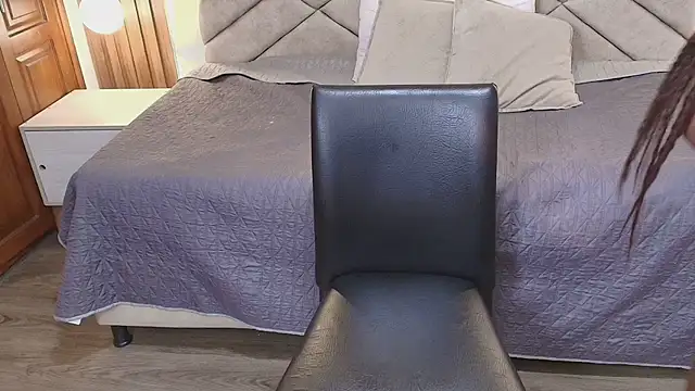 Raquel_jones - He spreads oil and massages the buttocks