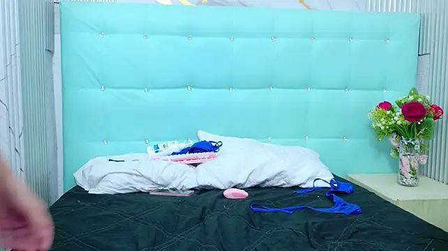 Yliria_Samy - suck feet