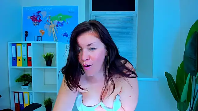AnaMills - put on a swimsuit
