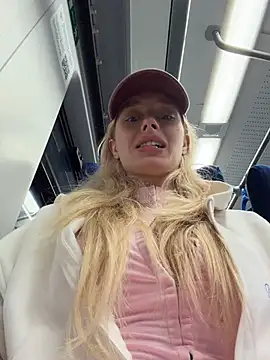PollyLolly - Cameltoe+show pussy lips on the STREET