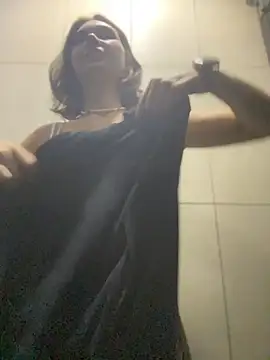 QuitieLia - Make me wet