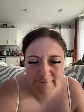 Poppyshaw_ - Naked 5 Mins