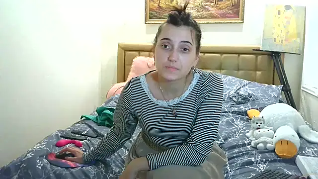 Iren - show ass no panties