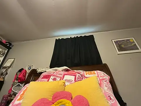 UrMilfy01 - Show ass 2 min spred
