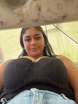 NayTorres - RUB MY PUSSY IN PUBLIC AND PANTIE OFF