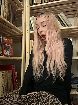 Melissa_grr - Show my WET WET PUSSY! XOXO