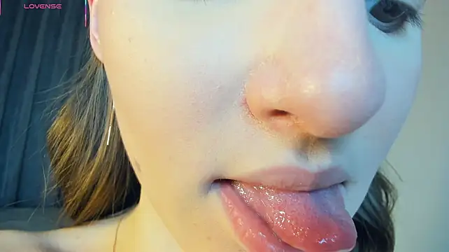 LianneBynon - take off my top