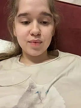 HornyGirlH - SHOW TITS