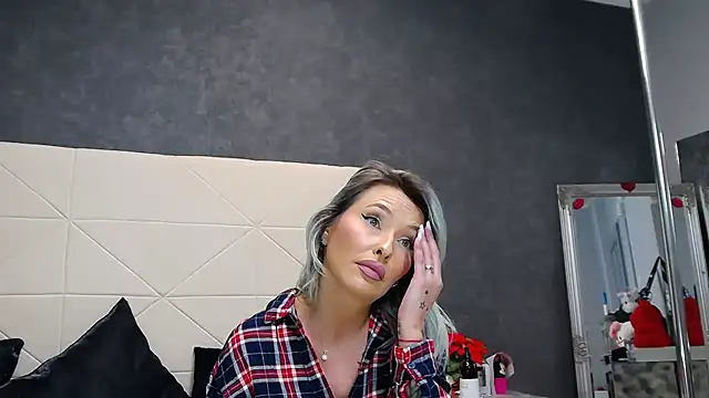 IssaSmith - Multiple Squirt !!!!