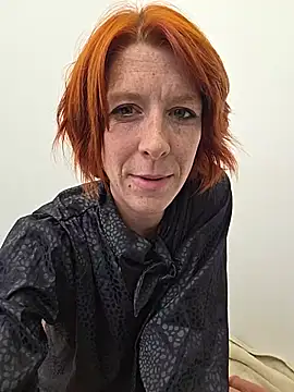 PoppyBoop - Flash tits public park
