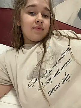 HornyGirlH - NAKED FINGERING IN TICKET SHOW