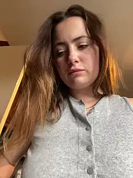 Brunette_Milf_MayaX - Let’s see if we can smash this 💕