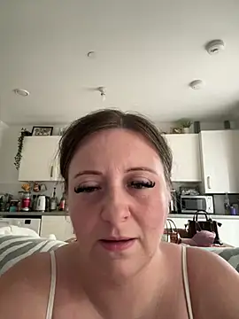 Poppyshaw_ - Naked 5 Mins