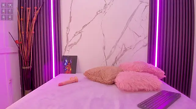 Petite_phoenix - Naked